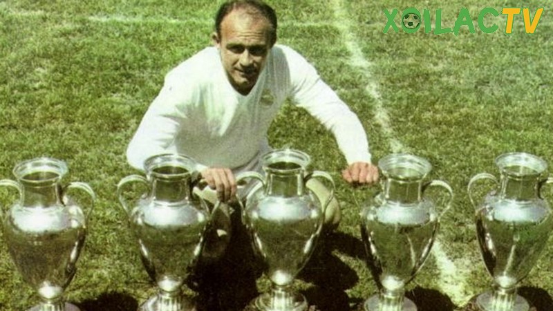 Alfredo Di Stéfano - một trong các cầu thủ Real Madrid vĩ đại